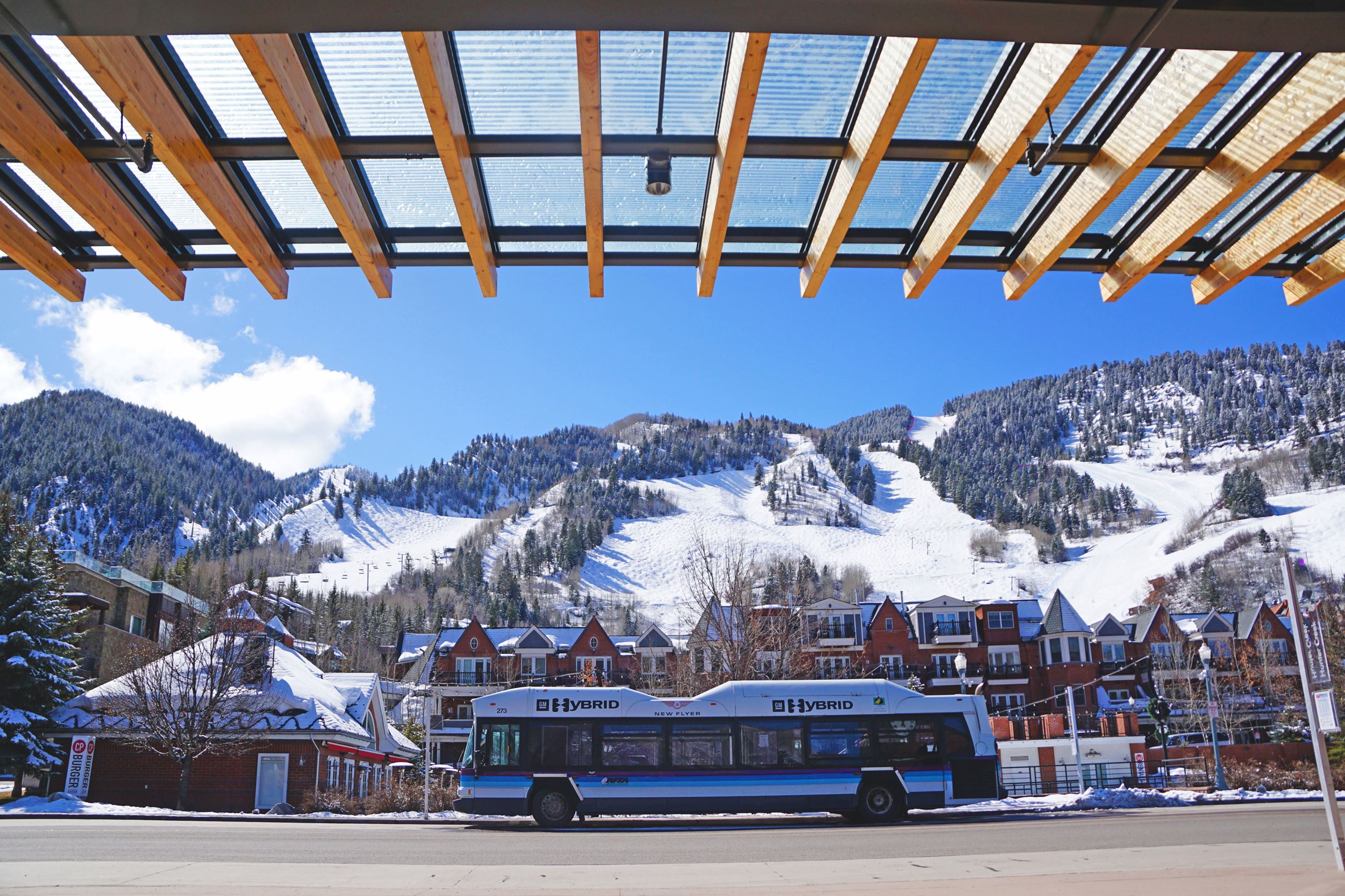 Winter-Bus-at-Rubey-Park