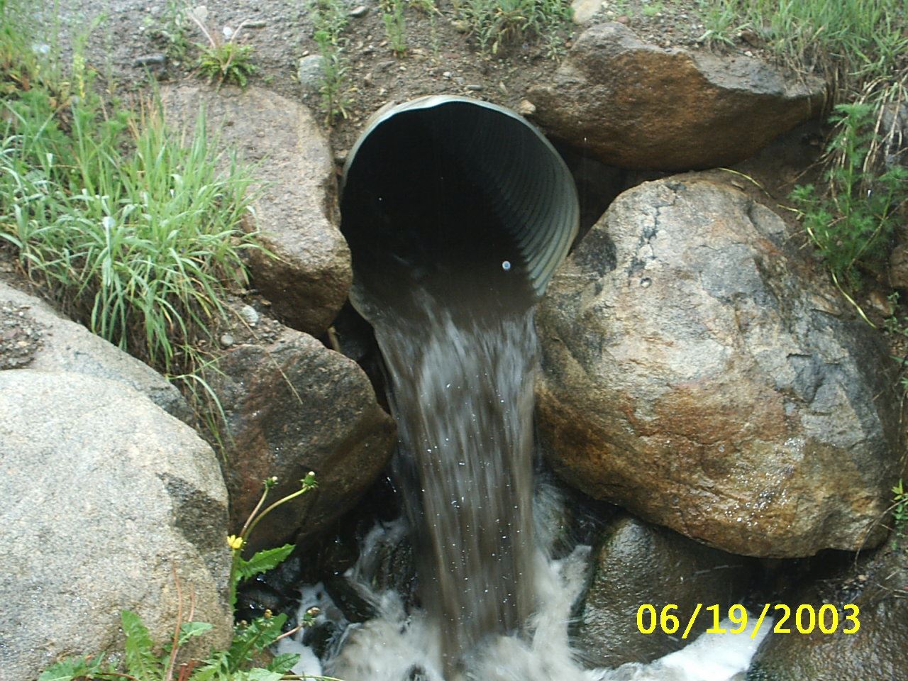 6Dirty Outgo Pipe